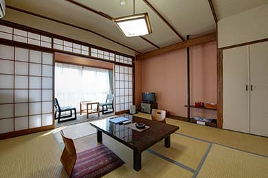 充满昭和气息的老式怀旧的日式客房